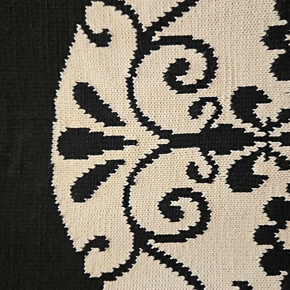 Betsey Johnson Skull Sweater Fleur-de-lis Spine Scoop Neck Sz M Black White - Picture 5 of 9